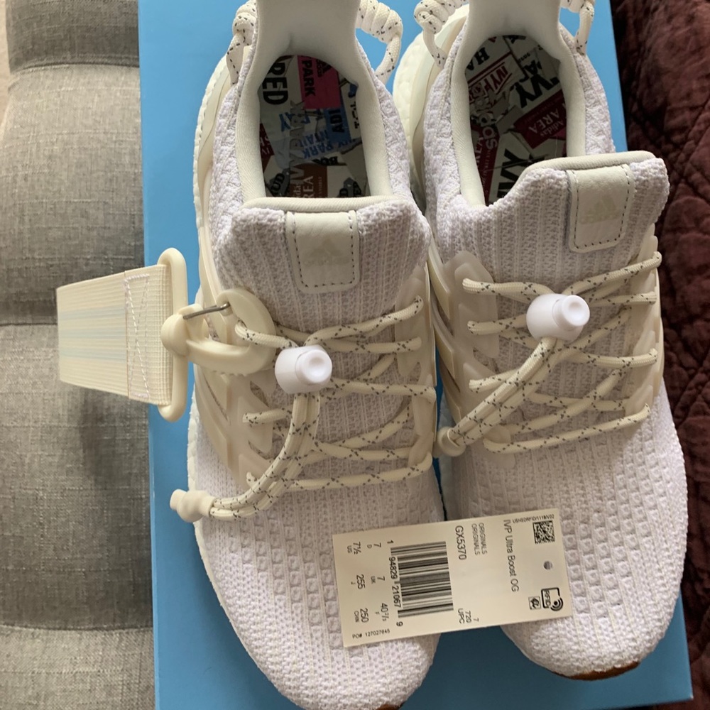 Ivy park Nike Boosts - Picture 3 of 6
